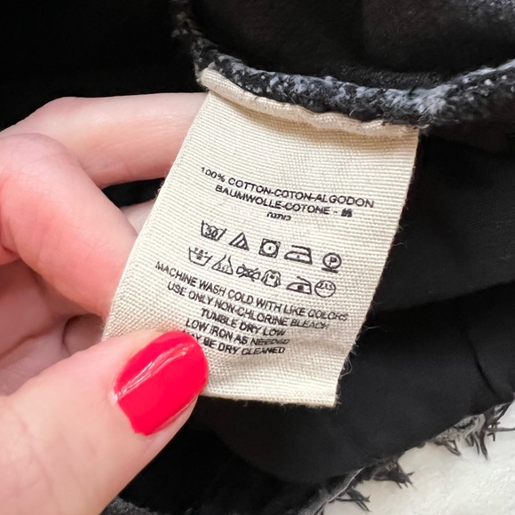 Free People Mini Jean Skirt We The Free Raw Hem Solid Black Denim Size 24 - Picture 4 of 9